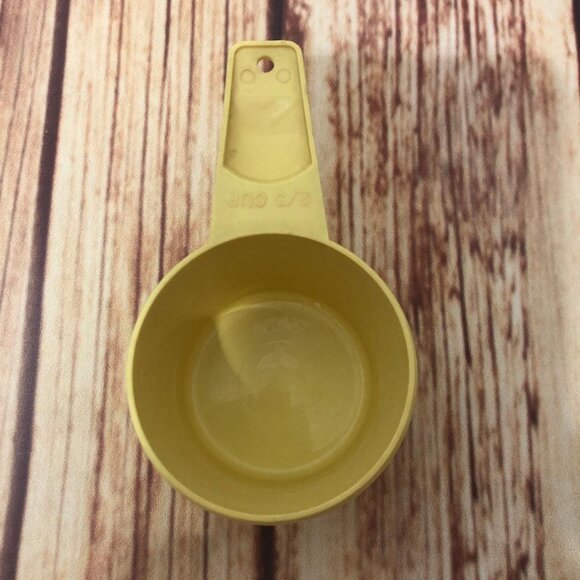 Vintage Tupperware Harvest Gold Nesting Measuring Cup 2/3 CUP Replacement 763-2 - Picture 10 of 10
